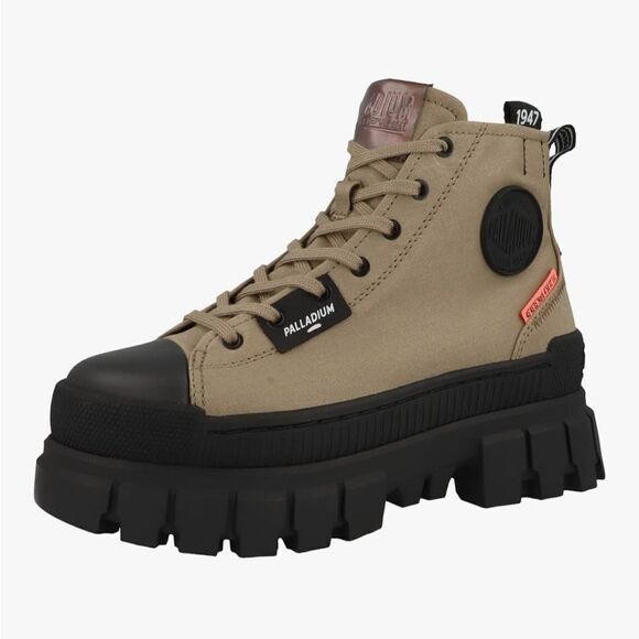 Palladium Shoes - NIB Palladium Revolt High TX in Olive